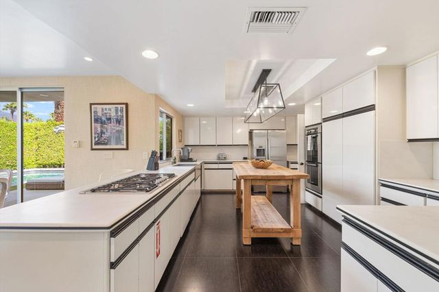 2015 S Toledo Avenue, Palm Springs, CA 92264