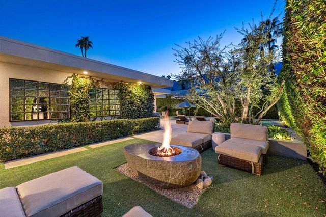 2015 S Toledo Avenue, Palm Springs, CA 92264