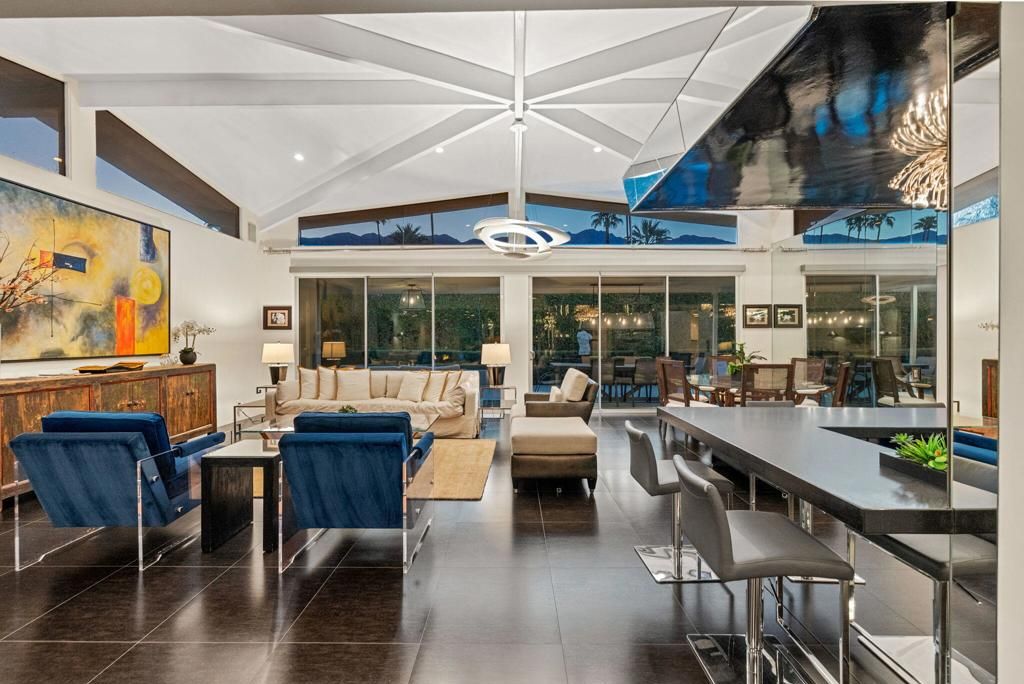 2015 S Toledo Avenue, Palm Springs, CA 92264