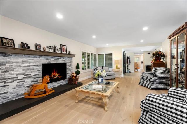 1562 Wyndham Court, Santa Ana, CA 92705