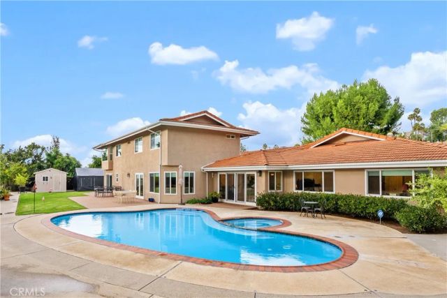 1562 Wyndham Court, Santa Ana, CA 92705