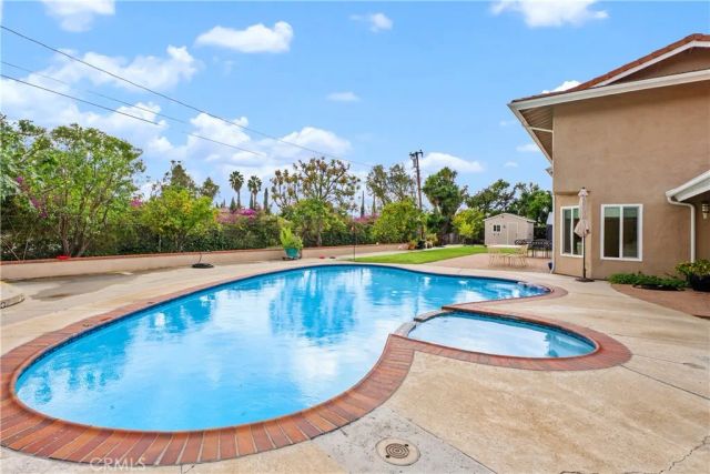 1562 Wyndham Court, Santa Ana, CA 92705