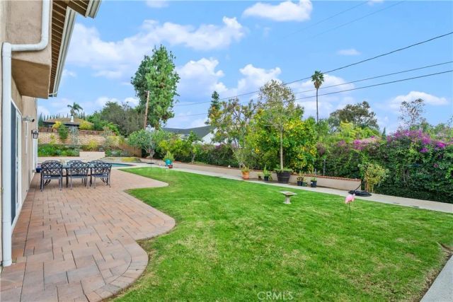 1562 Wyndham Court, Santa Ana, CA 92705