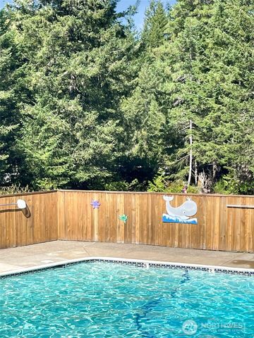 111 N Colony Surf Drive, Lilliwaup, WA 98555