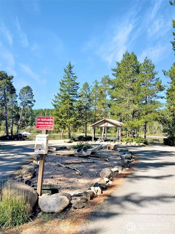 111 N Colony Surf Drive, Lilliwaup, WA 98555