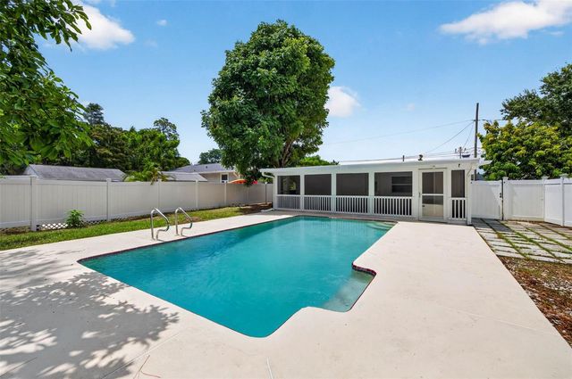6172 59TH PLACE N, St Petersburg, FL 33709
