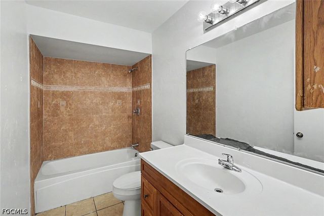 1416 SE 19th ST, Cape Coral, FL 33990