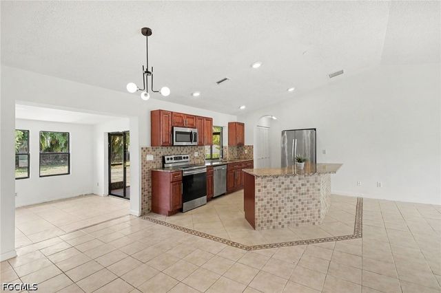 1416 SE 19th ST, Cape Coral, FL 33990