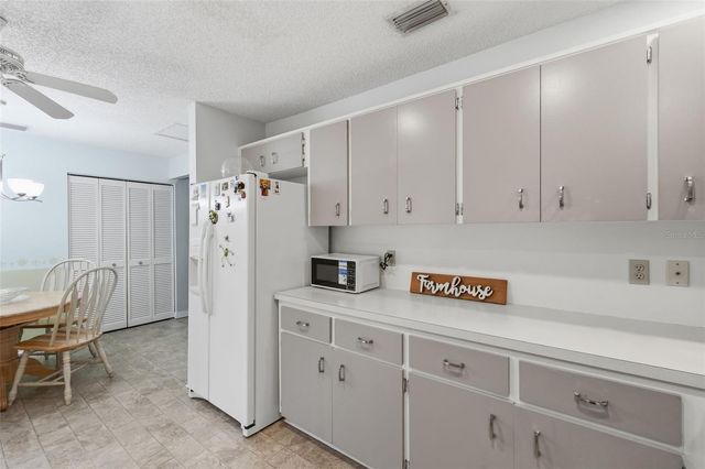 8556 SW 90TH LANE F, Ocala, FL 34481