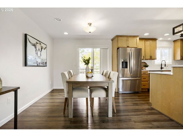 854 Ne 16TH Ave, Canby, OR 97013