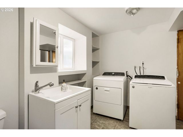 854 Ne 16TH Ave, Canby, OR 97013