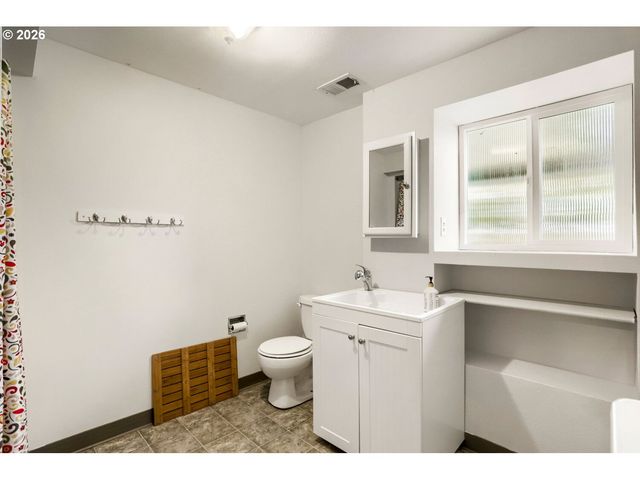854 Ne 16TH Ave, Canby, OR 97013