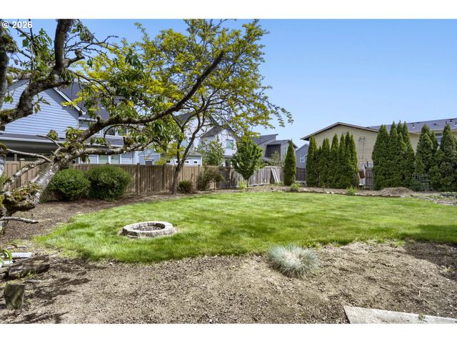 854 Ne 16TH Ave, Canby, OR 97013
