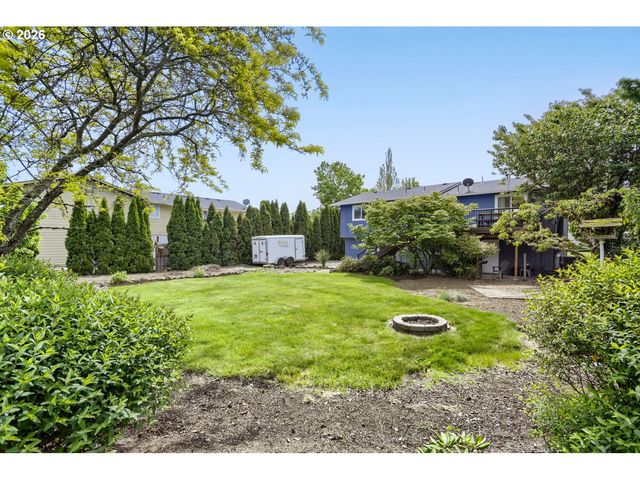 854 Ne 16TH Ave, Canby, OR 97013