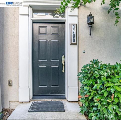 3709 Whitworth Dr, Dublin, CA 94568