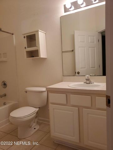 5811 PARKSTONE CROSSING Drive, Jacksonville, FL 32258