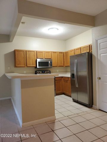 5811 PARKSTONE CROSSING Drive, Jacksonville, FL 32258