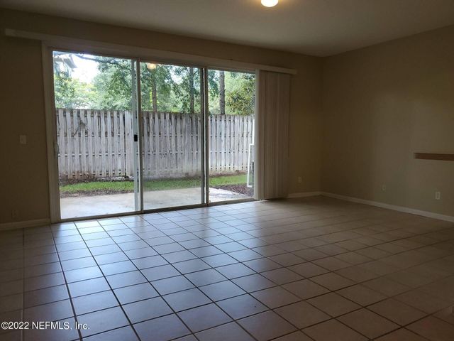 5811 PARKSTONE CROSSING Drive, Jacksonville, FL 32258