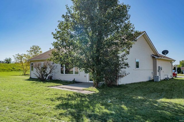 8627 Tara Court, Fort Wayne, IN 46825
