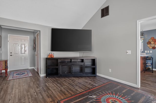 8627 Tara Court, Fort Wayne, IN 46825