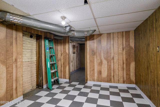 1811 Beech St, Louisville, KY 40210