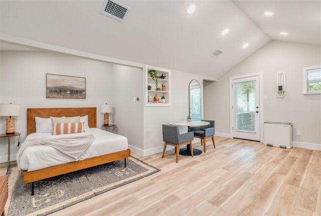 1317 Newning Avenue, Austin, TX 78704