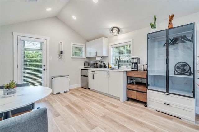 1317 Newning Avenue, Austin, TX 78704