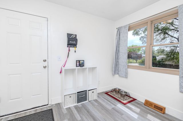 4161 E Euclid Avenue, Des Moines, IA 50317