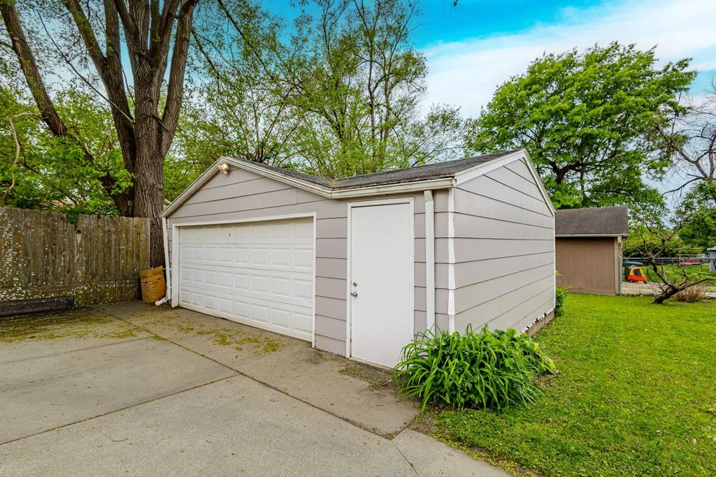 4161 E Euclid Avenue, Des Moines, IA 50317