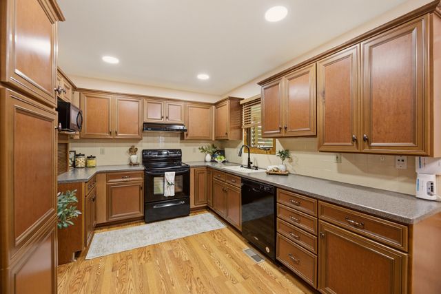4022 N Rushwood Cir., Wichita, KS 67226