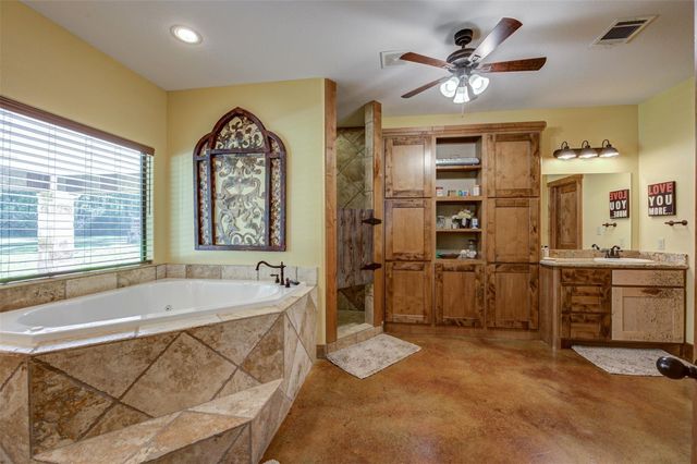22 Mount Zion Road, New Waverly, TX 77358