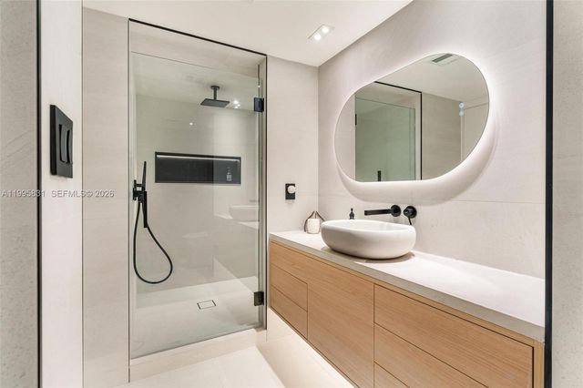 16485 Collins Ave 2438, Sunny Isles Beach, FL 33160