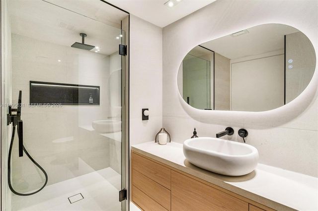 16485 Collins Ave 2438, Sunny Isles Beach, FL 33160