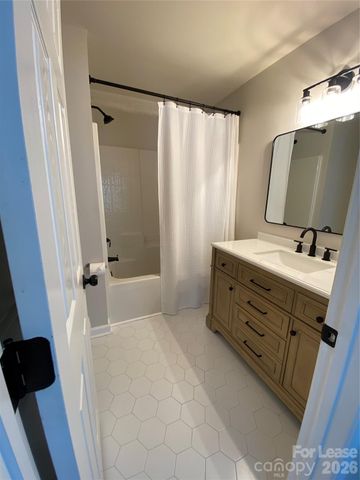 2933 Duvalla Avenue, Charlotte, NC 28209