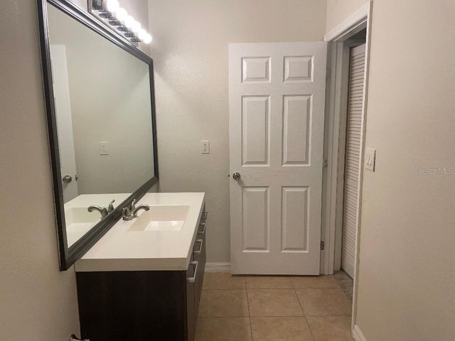 5602 PINNACLE HEIGHTS CIRCLE 111, Tampa, FL 33624