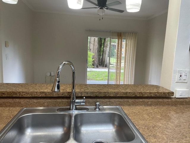 5602 PINNACLE HEIGHTS CIRCLE 111, Tampa, FL 33624