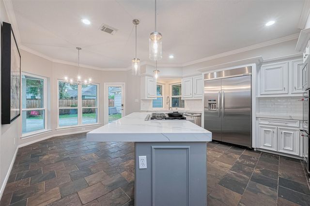 6018 Rapid Creek Court, Houston, TX 77345
