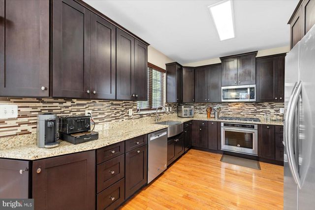 11201 HOLLINS CT, Fredericksburg, VA 22407