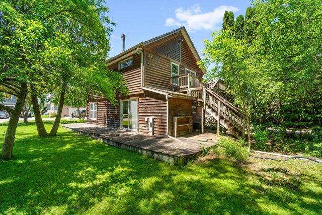 7218 N River ROAD, West Bend, WI 53090