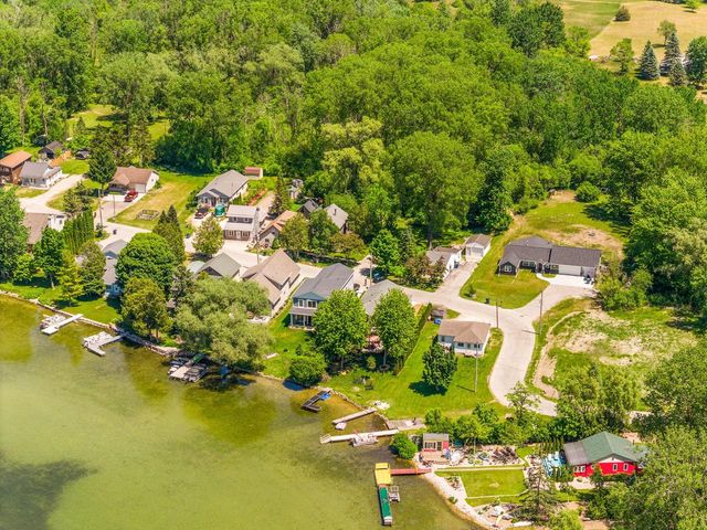 7218 N River ROAD, West Bend, WI 53090