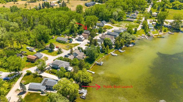 7218 N River ROAD, West Bend, WI 53090