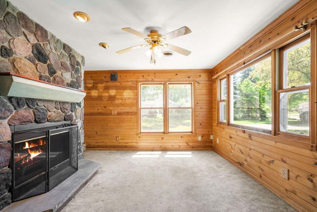 7218 N River ROAD, West Bend, WI 53090