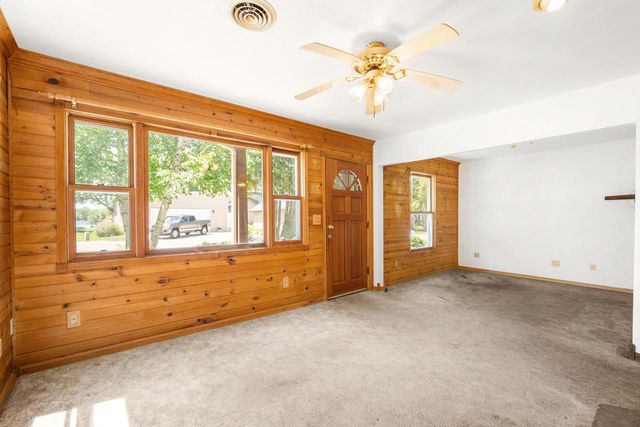 7218 N River ROAD, West Bend, WI 53090