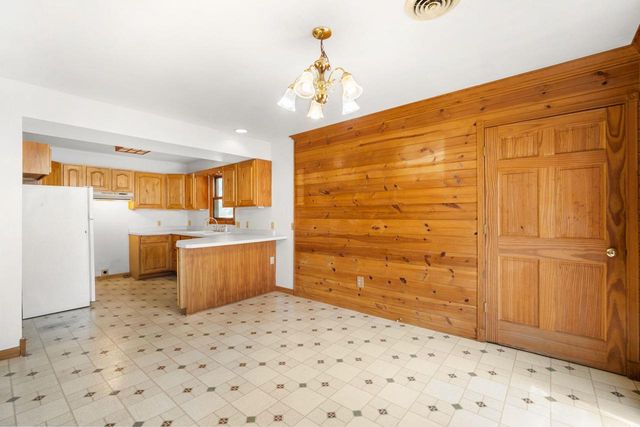 7218 N River ROAD, West Bend, WI 53090