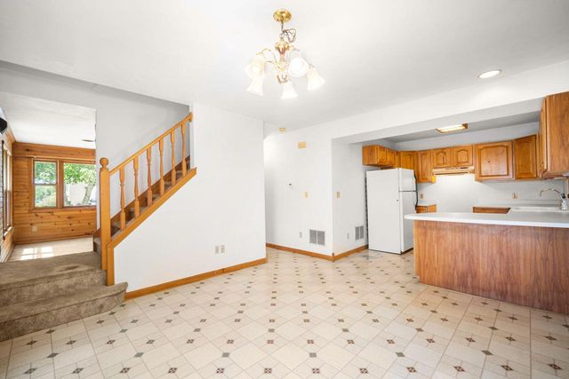 7218 N River ROAD, West Bend, WI 53090