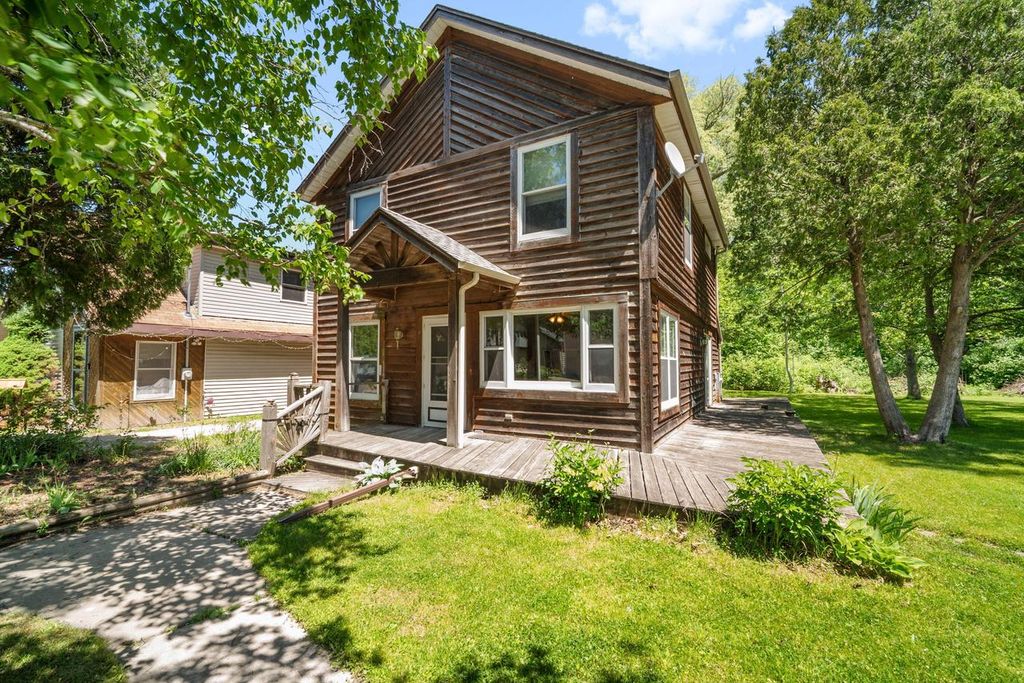 7218 N River ROAD, West Bend, WI 53090