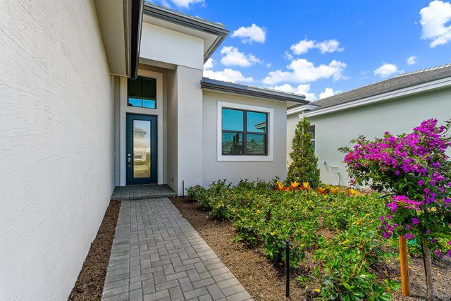 7050 SE Haven Lane, Stuart, FL 34997