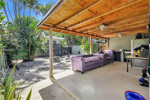 2470-2472 NE 182nd Ter, North Miami Beach, FL 33160