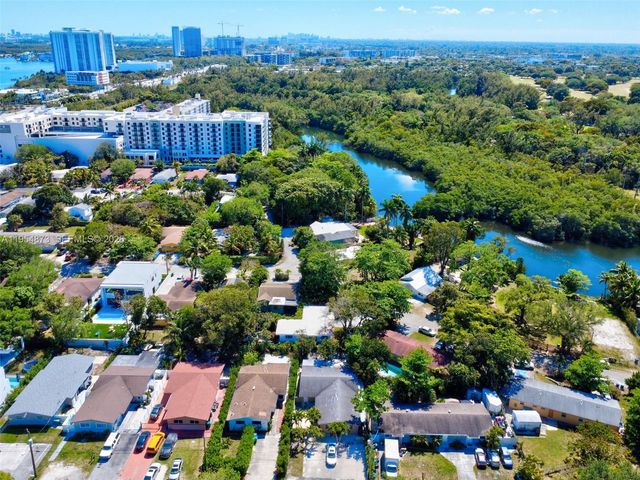 2470-2472 NE 182nd Ter, North Miami Beach, FL 33160