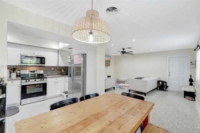 2470-2472 NE 182nd Ter, North Miami Beach, FL 33160